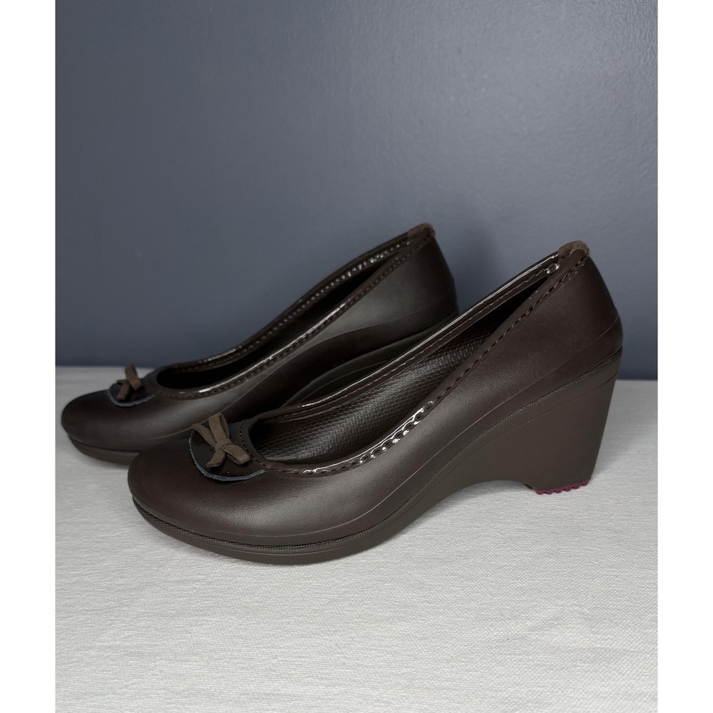 Crocs Shoes Womens 7 Brown Bow Wedge Pump Comfort Lightweight Slip On Heels